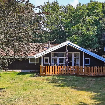 Holiday home Three-bedroom In 2