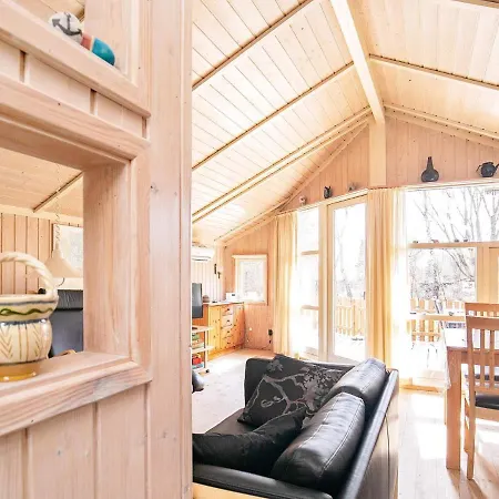 Three-bedroom In 2 *