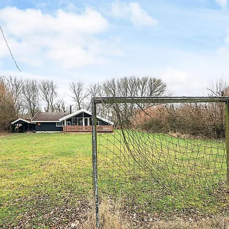 Three-bedroom In 2 Holiday home *