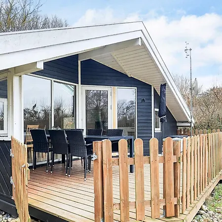 Holiday home Three-bedroom In 2 *